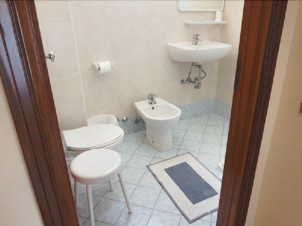 Hotel Ines Чезенатико Экстерьер фото