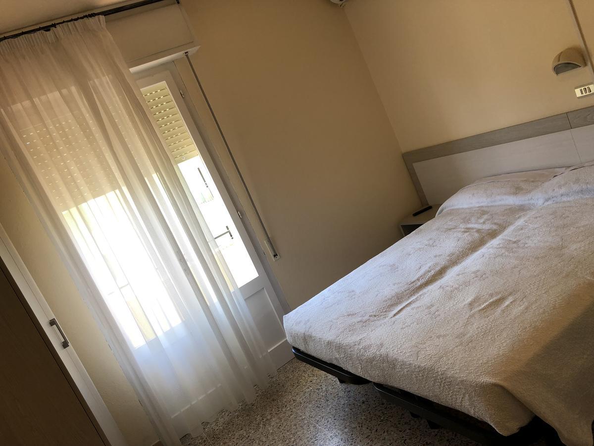 Hotel Ines Чезенатико Экстерьер фото